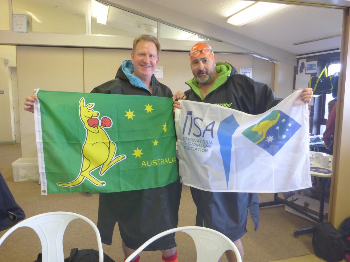 Aussie expats flying the flag!